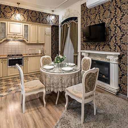 Classic Royal Central Apartment. Balcony And A/C Lviv Luaran gambar