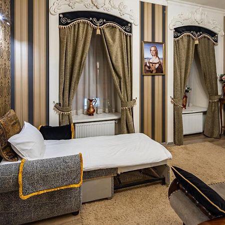Classic Royal Central Apartment. Balcony And A/C Lviv Luaran gambar
