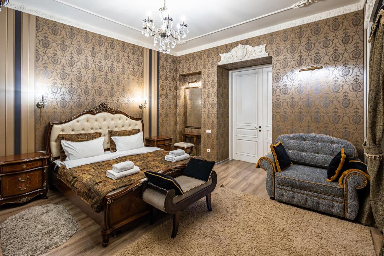 Classic Royal Central Apartment. Balcony And A/C Lviv Luaran gambar