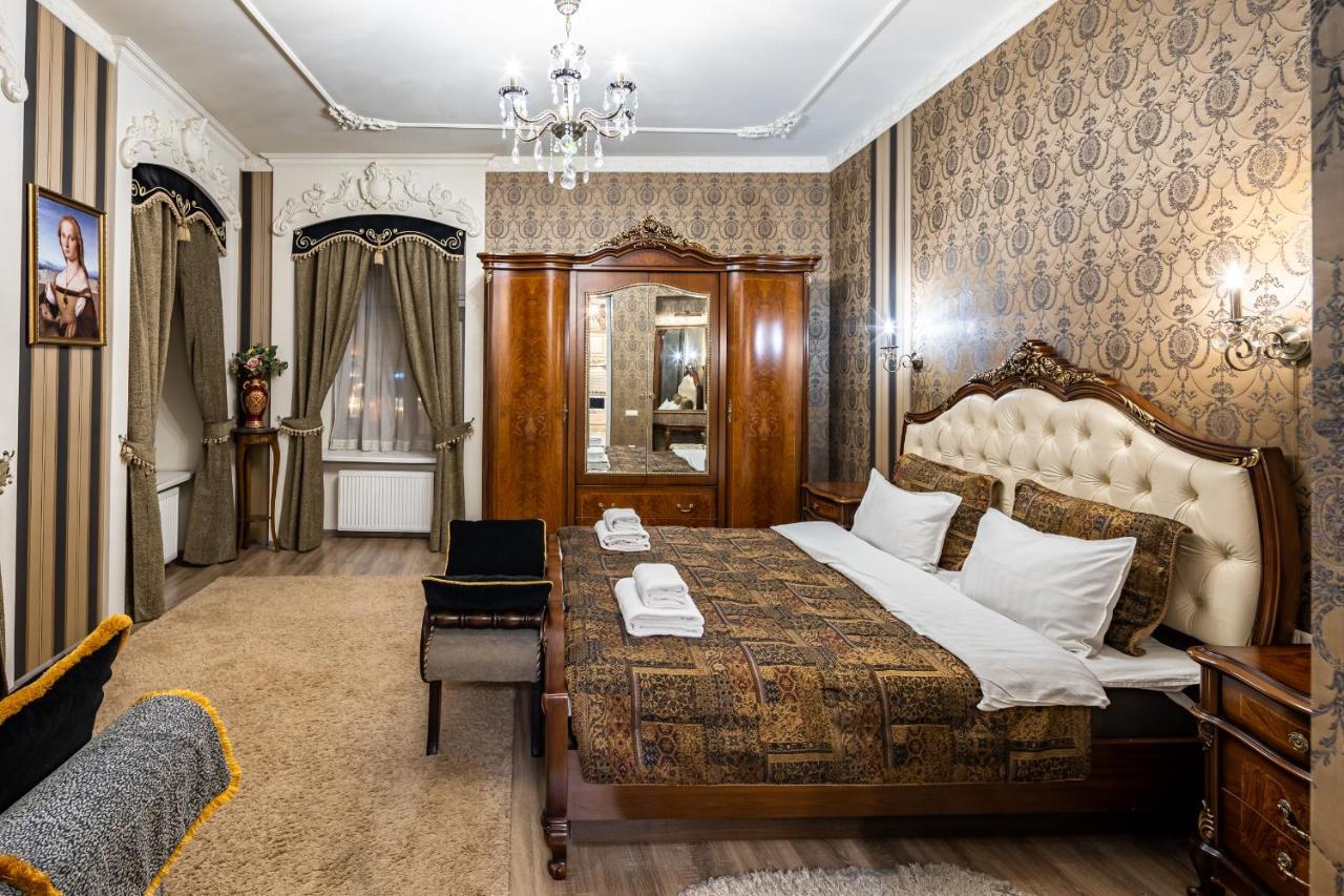 Classic Royal Central Apartment. Balcony And A/C Lviv Luaran gambar