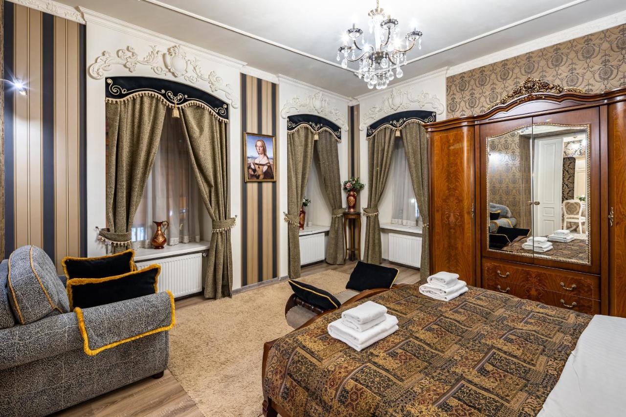 Classic Royal Central Apartment. Balcony And A/C Lviv Luaran gambar