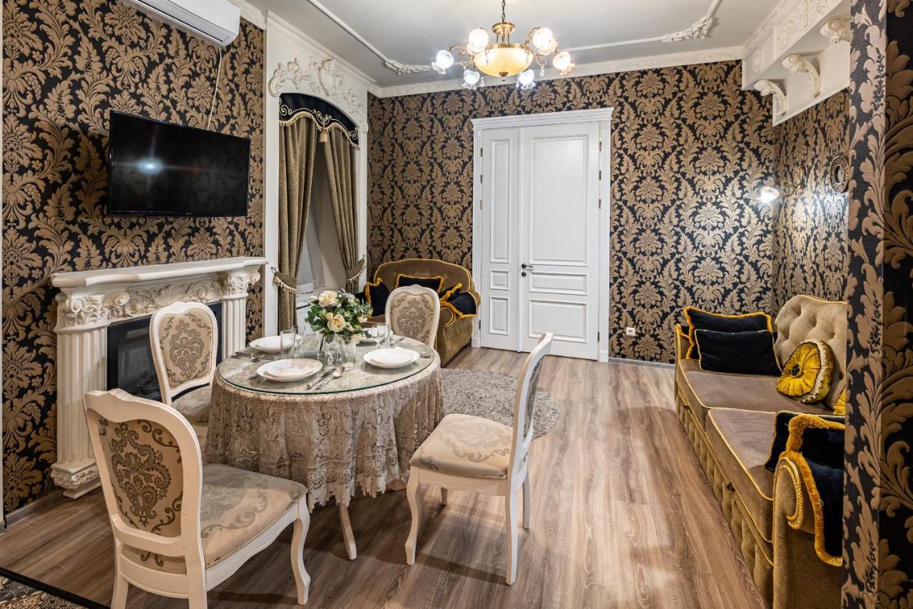 Classic Royal Central Apartment. Balcony And A/C Lviv Luaran gambar