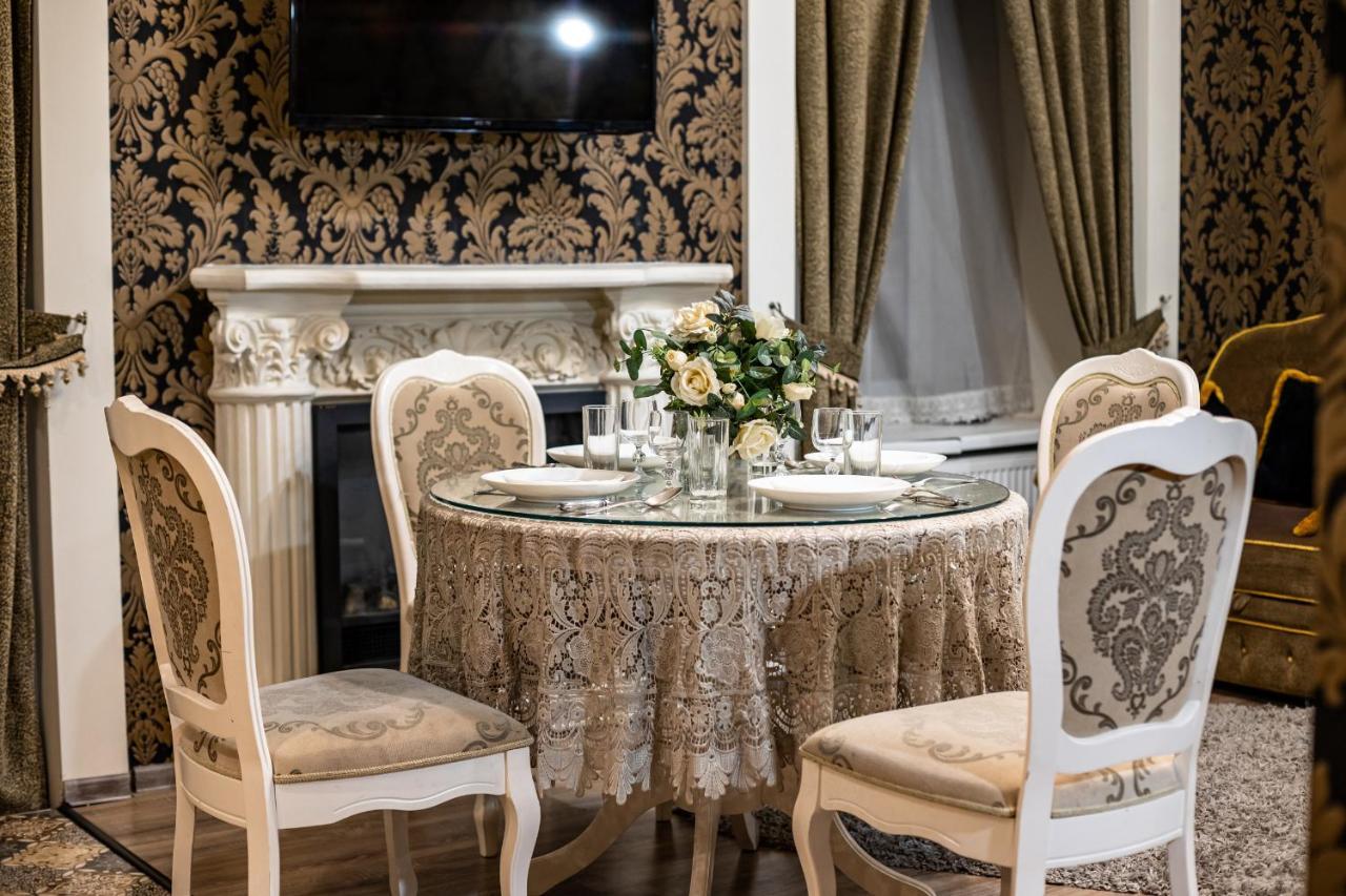 Classic Royal Central Apartment. Balcony And A/C Lviv Luaran gambar